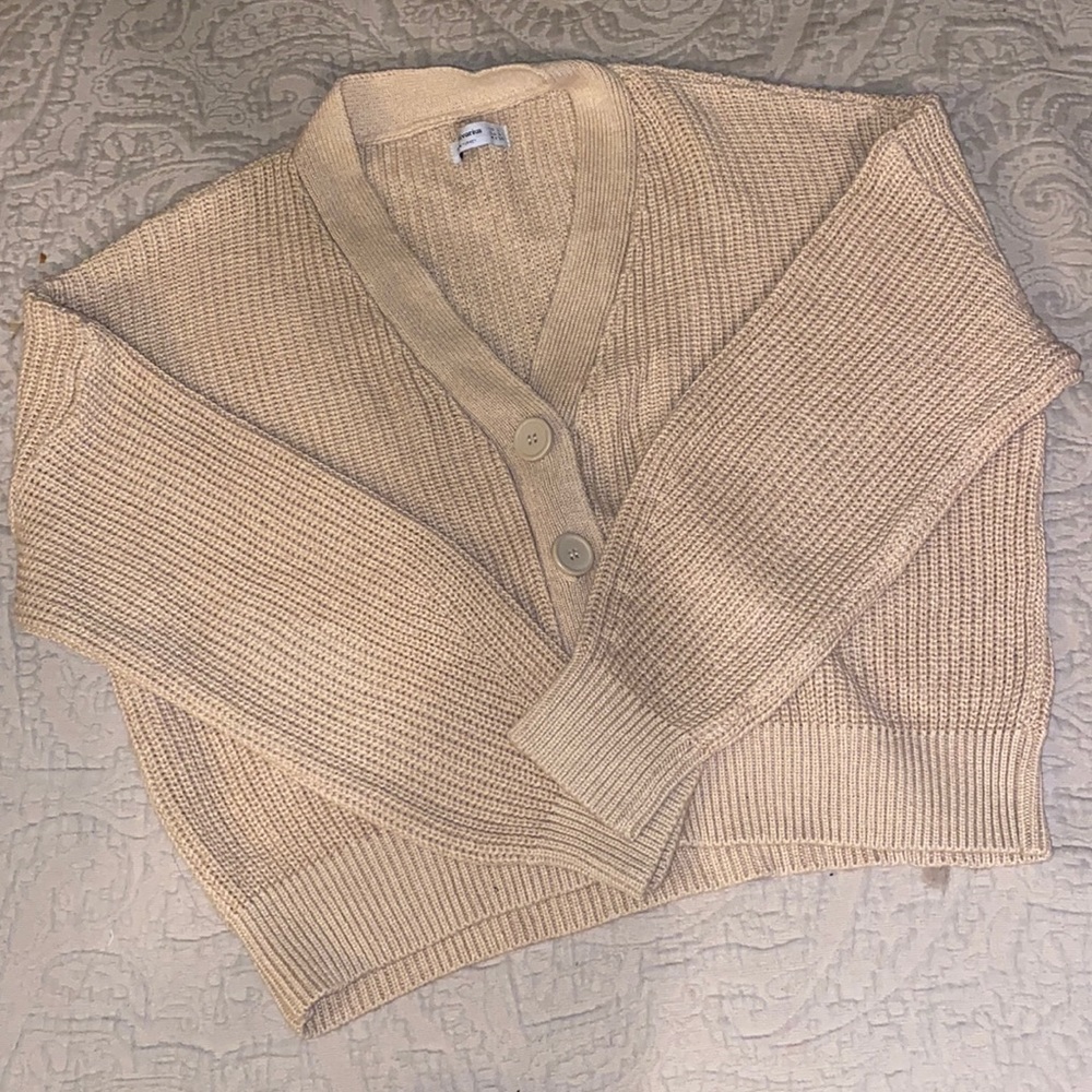 Cropped Knit Cardigan (Stradivarius)!